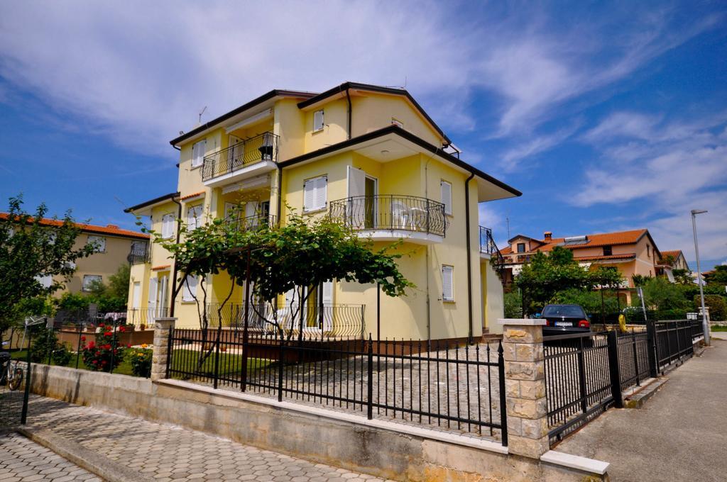 Ana M Apartments Novigrad  Ngoại thất bức ảnh